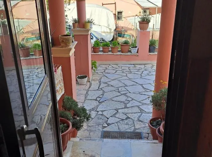 公寓 Spiros Corfu